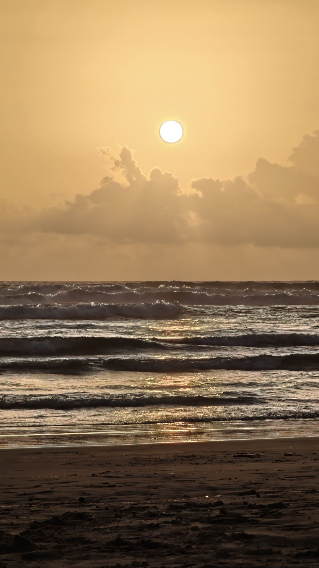 Gokarna beach waves